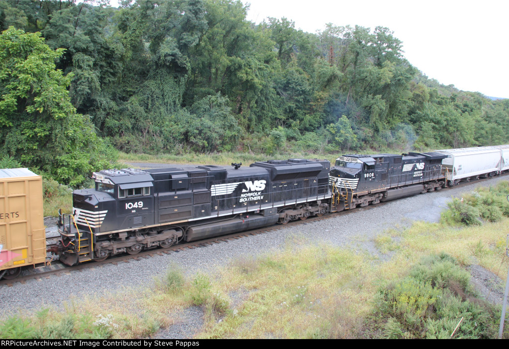 NS 1049 and 9908 as mid-train units on train 15T